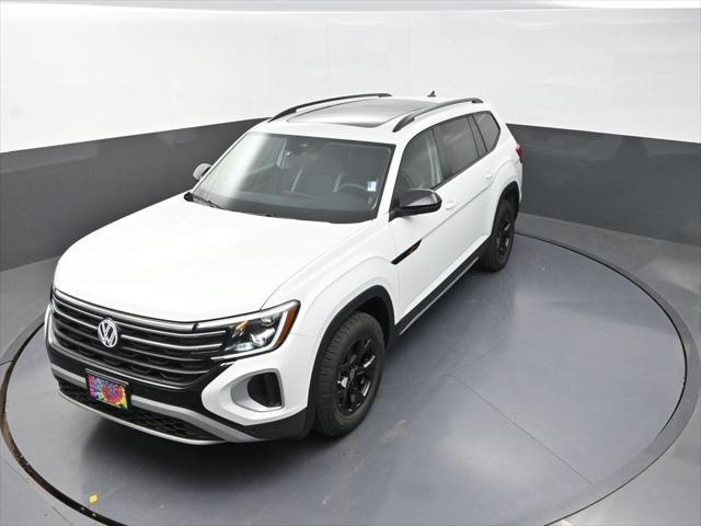 new 2025 Volkswagen Atlas car, priced at $46,577