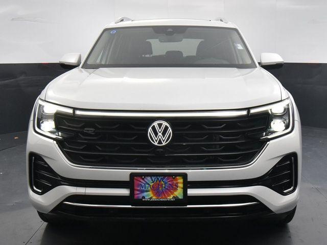 new 2025 Volkswagen Atlas car, priced at $52,175