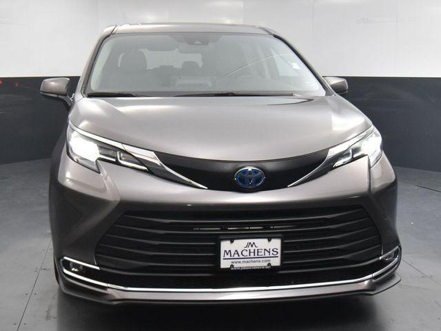 used 2022 Toyota Sienna car, priced at $37,052