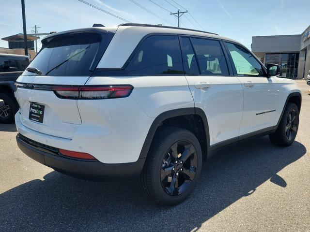 new 2024 Jeep Grand Cherokee car, priced at $45,990