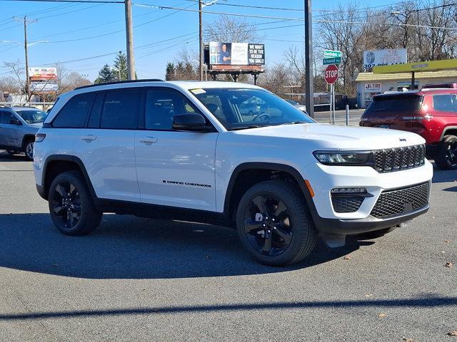 new 2025 Jeep Grand Cherokee car, priced at $51,940