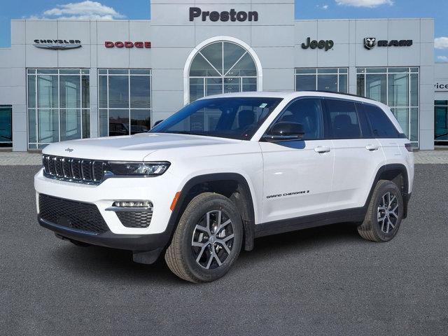 new 2025 Jeep Grand Cherokee car, priced at $48,140