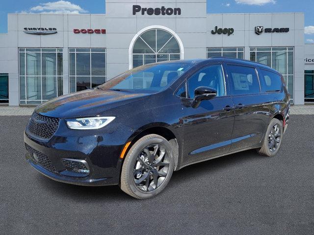 new 2025 Chrysler Pacifica car, priced at $54,290