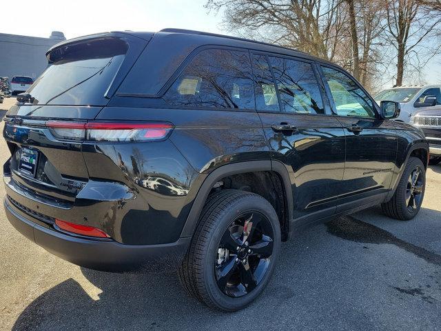 new 2024 Jeep Grand Cherokee car, priced at $53,000