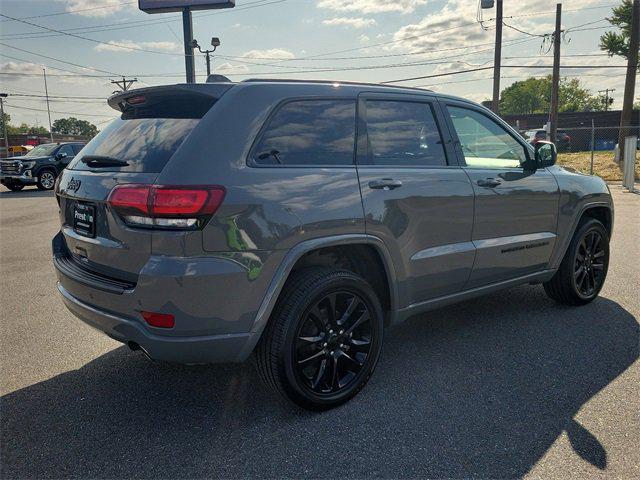 used 2022 Jeep Grand Cherokee car, priced at $34,000