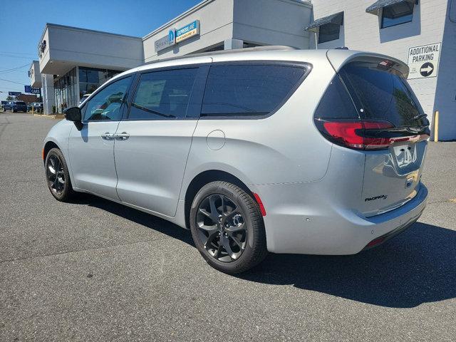 new 2024 Chrysler Pacifica car, priced at $48,980