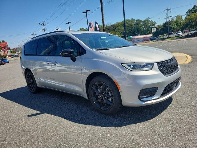 new 2024 Chrysler Pacifica car, priced at $48,980