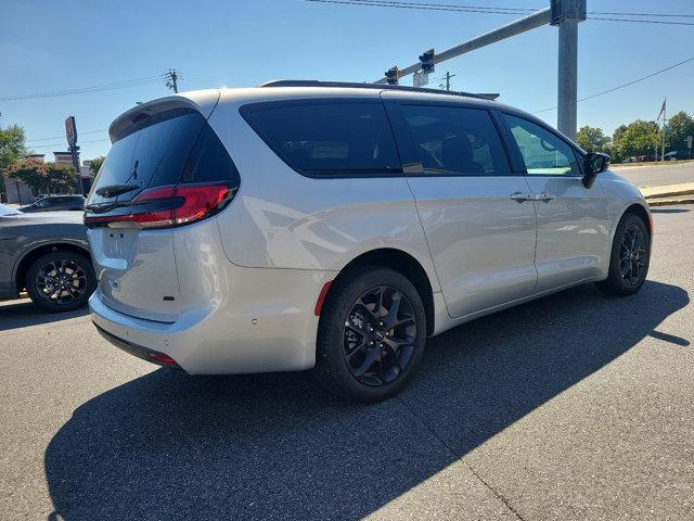 new 2024 Chrysler Pacifica car, priced at $48,980