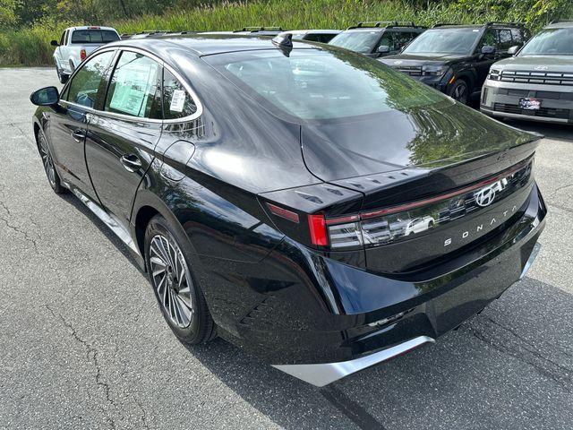 new 2025 Hyundai Sonata Hybrid car, priced at $28,220