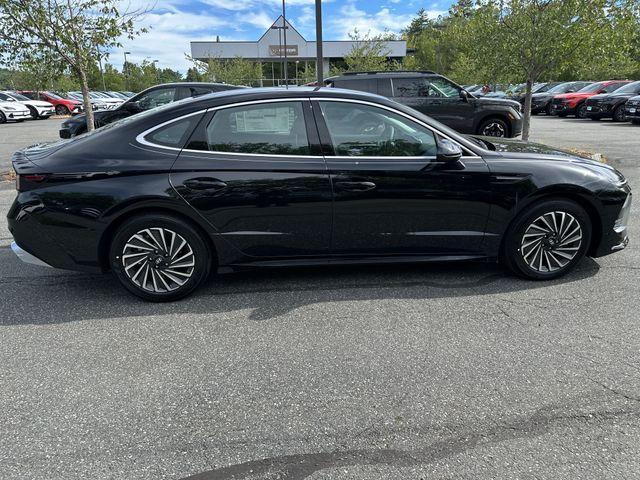 new 2025 Hyundai Sonata Hybrid car, priced at $28,220