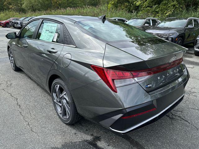 new 2025 Hyundai Elantra car, priced at $25,094