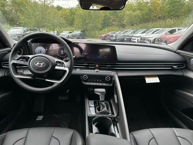 new 2025 Hyundai Elantra car, priced at $25,094