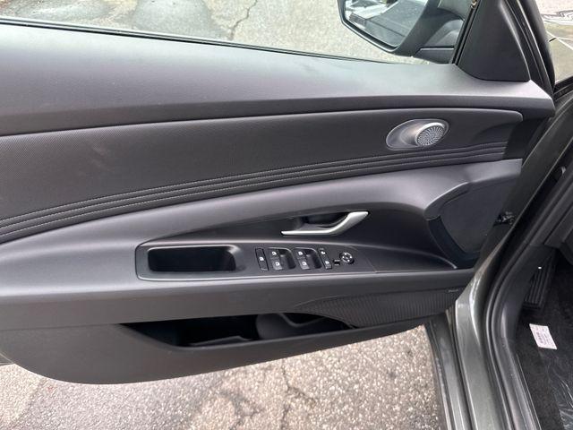 new 2025 Hyundai Elantra car, priced at $25,094