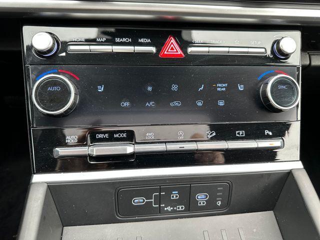 used 2025 Hyundai Santa Fe car, priced at $35,000