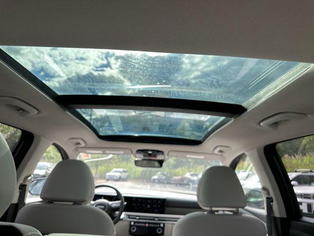 new 2025 Hyundai TUCSON Hybrid car, priced at $37,149