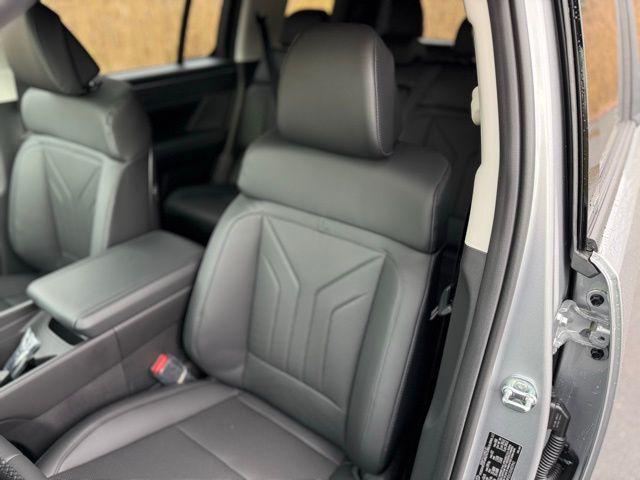 new 2025 Hyundai SANTA FE HEV car, priced at $44,411
