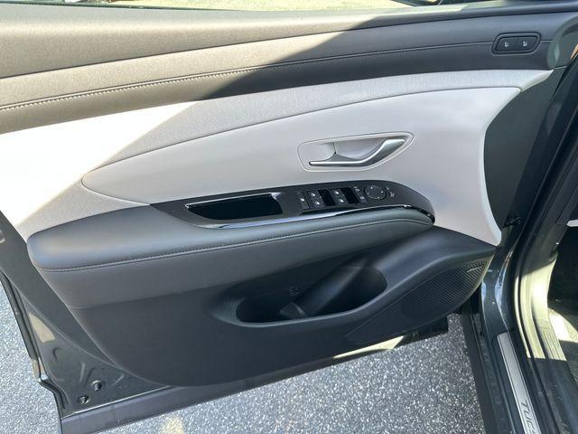 new 2025 Hyundai TUCSON Hybrid car, priced at $37,838