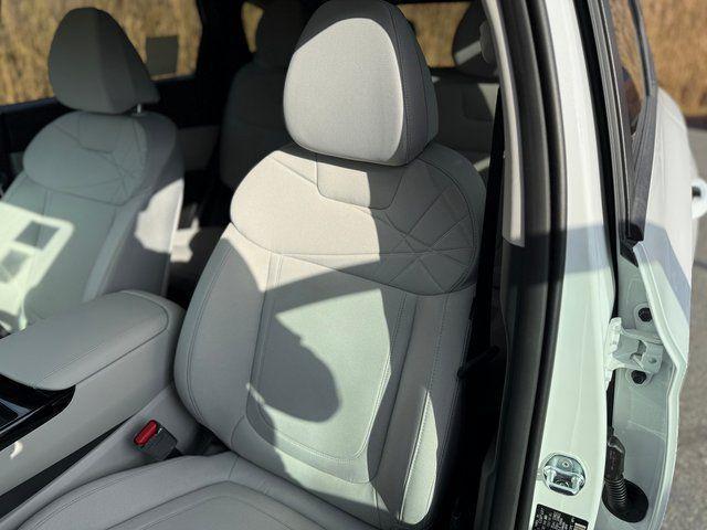 new 2025 Hyundai TUCSON Hybrid car, priced at $33,038