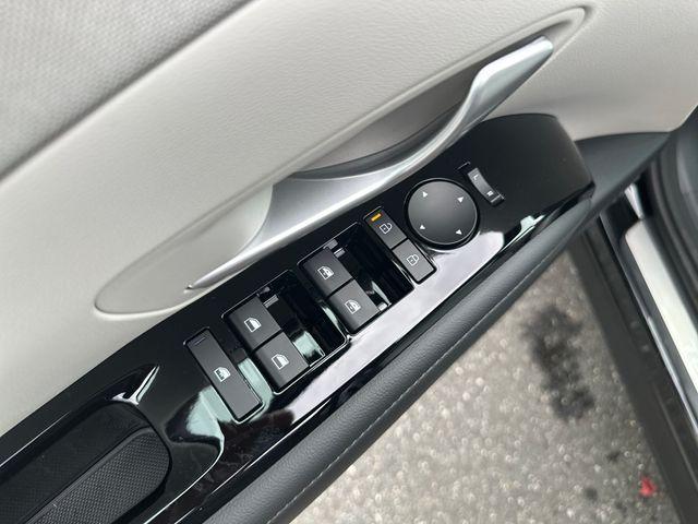 new 2025 Hyundai TUCSON Hybrid car, priced at $37,998