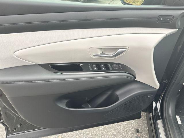 new 2025 Hyundai TUCSON Hybrid car, priced at $37,998