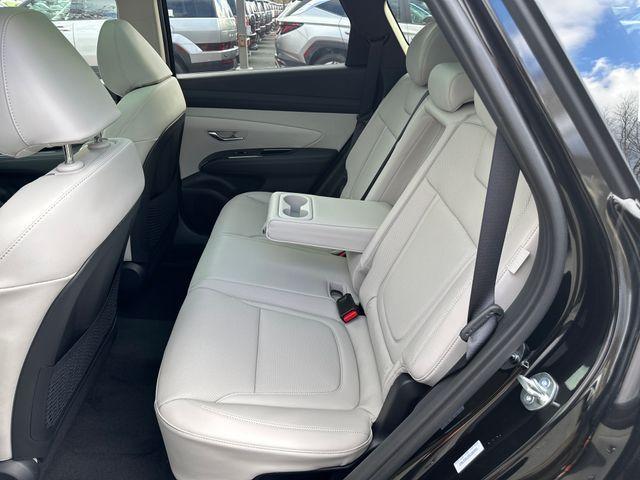 new 2025 Hyundai TUCSON Hybrid car, priced at $37,606