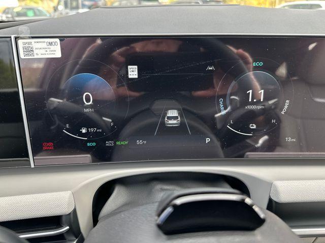 new 2025 Hyundai TUCSON Hybrid car, priced at $37,606