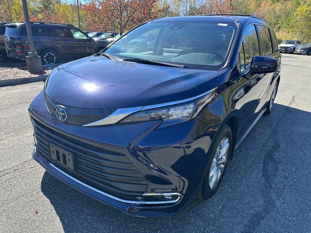 used 2024 Toyota Sienna car, priced at $45,176