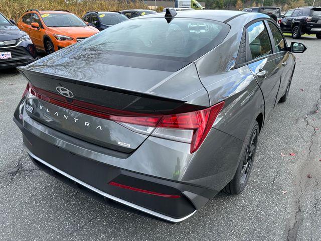 new 2026 Hyundai ELANTRA HEV car, priced at $27,957