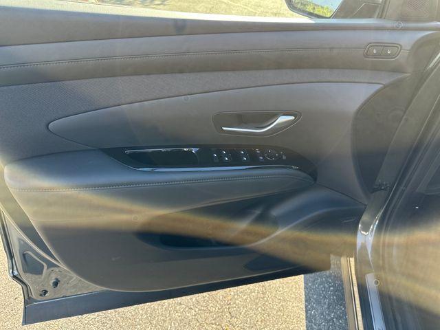 new 2025 Hyundai TUCSON Hybrid car, priced at $37,998