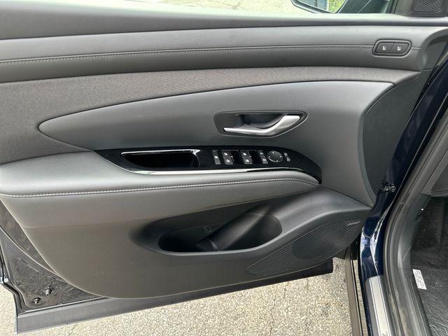 new 2025 Hyundai TUCSON Hybrid car, priced at $37,998
