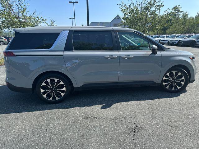 used 2024 Kia Carnival car, priced at $30,000