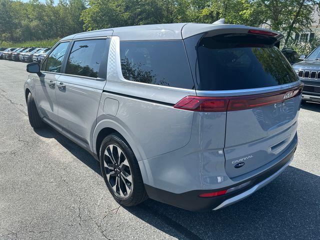 used 2024 Kia Carnival car, priced at $30,000