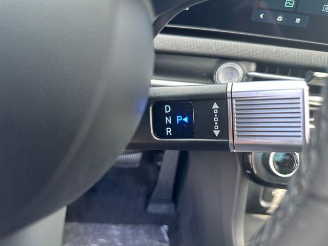 new 2025 Hyundai TUCSON Hybrid car, priced at $37,642