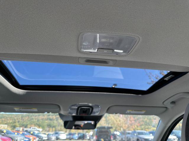 new 2025 Hyundai ELANTRA HEV car, priced at $26,328