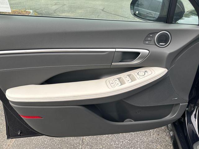 new 2025 Hyundai Sonata Hybrid car, priced at $34,405