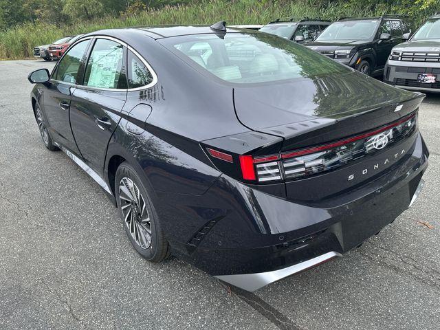 new 2025 Hyundai Sonata Hybrid car, priced at $34,405
