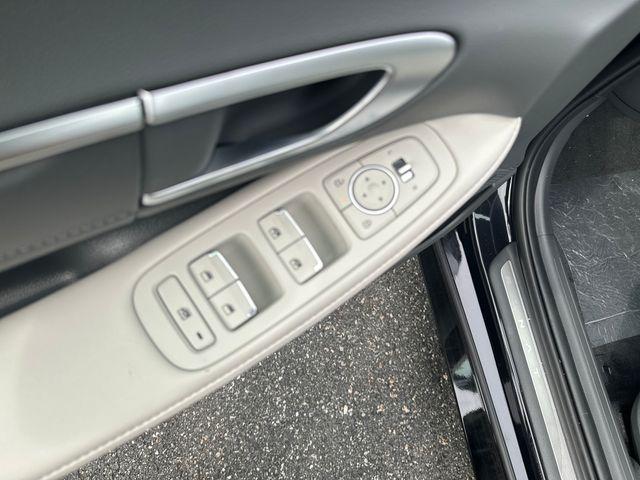 new 2025 Hyundai Sonata Hybrid car, priced at $34,405