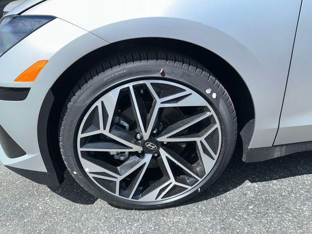new 2025 Hyundai IONIQ 6 car, priced at $43,025
