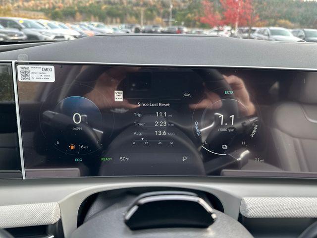 new 2025 Hyundai TUCSON Hybrid car, priced at $38,001