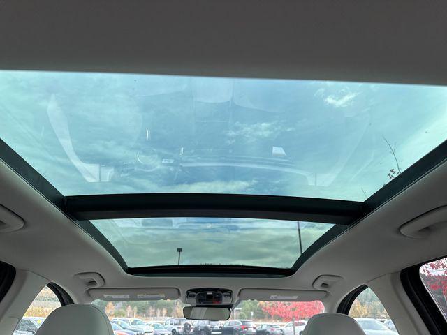 new 2025 Hyundai TUCSON Hybrid car, priced at $38,001