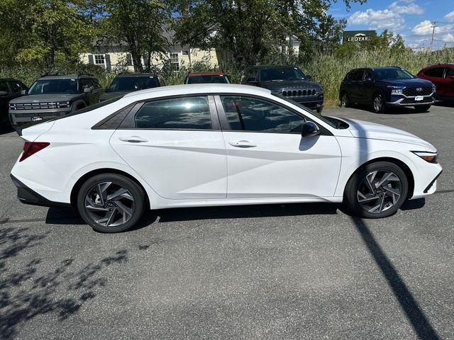 new 2025 Hyundai Elantra car, priced at $22,162