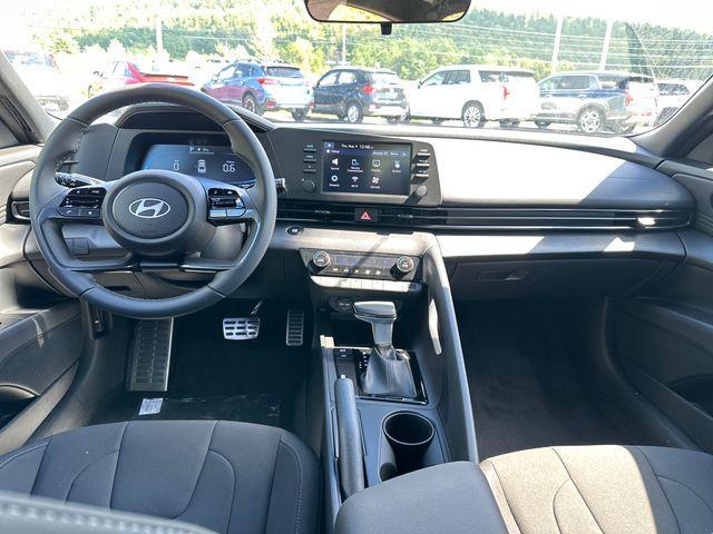 new 2025 Hyundai Elantra car, priced at $22,162
