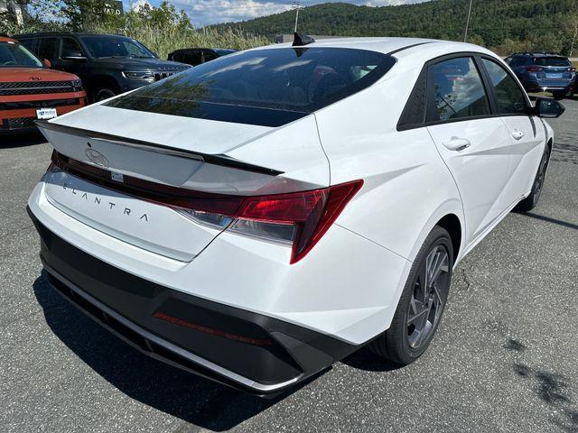 new 2025 Hyundai Elantra car, priced at $22,162