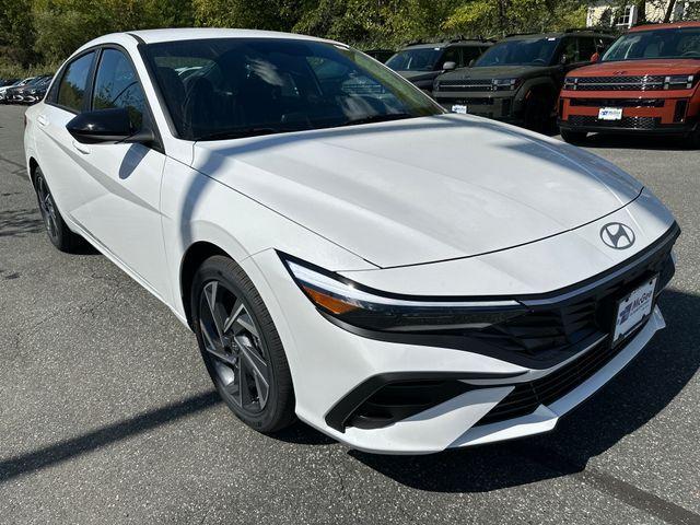 new 2025 Hyundai Elantra car, priced at $22,162
