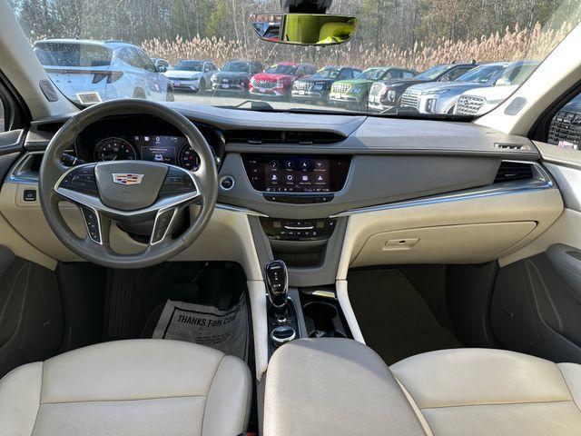 used 2022 Cadillac XT5 car, priced at $34,551