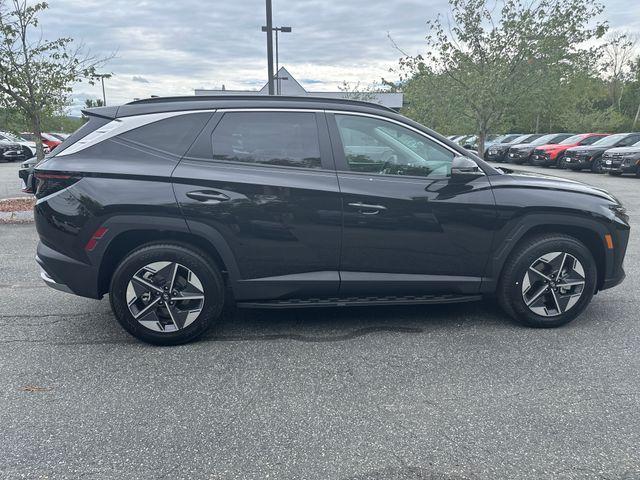 new 2025 Hyundai Tucson car, priced at $33,214