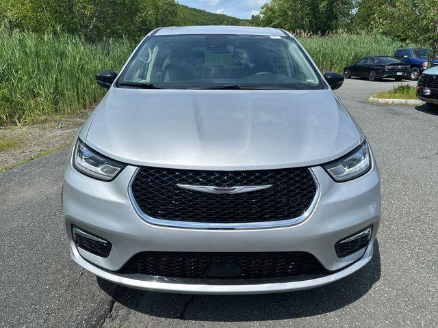 used 2024 Chrysler Pacifica car, priced at $31,488