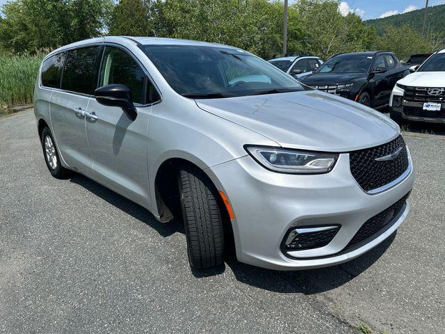 used 2024 Chrysler Pacifica car, priced at $31,488
