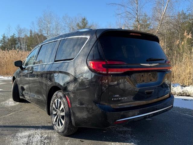 used 2021 Chrysler Pacifica Hybrid car, priced at $22,298