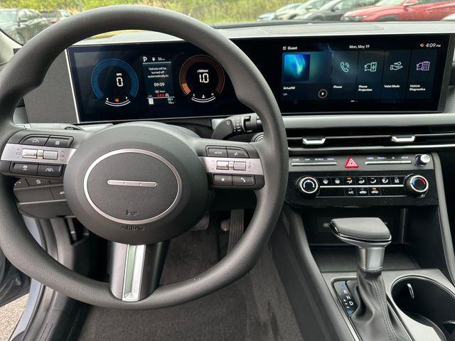 new 2025 Hyundai Sonata car, priced at $26,328
